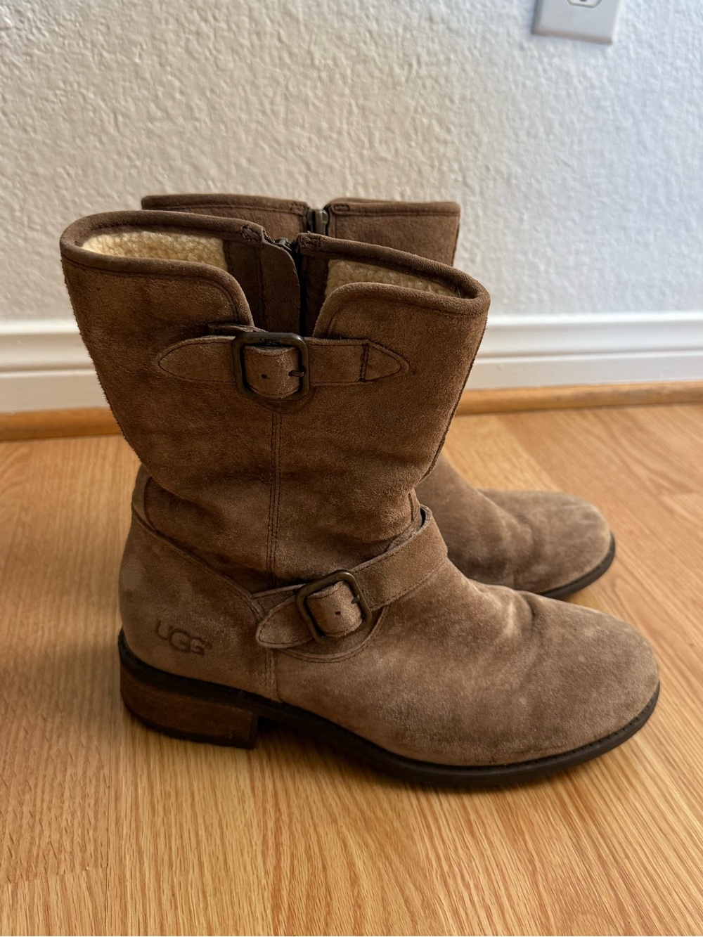 UGG Chancey Suede Buckle Boots Shearling Lined Brown Women’s 8.5